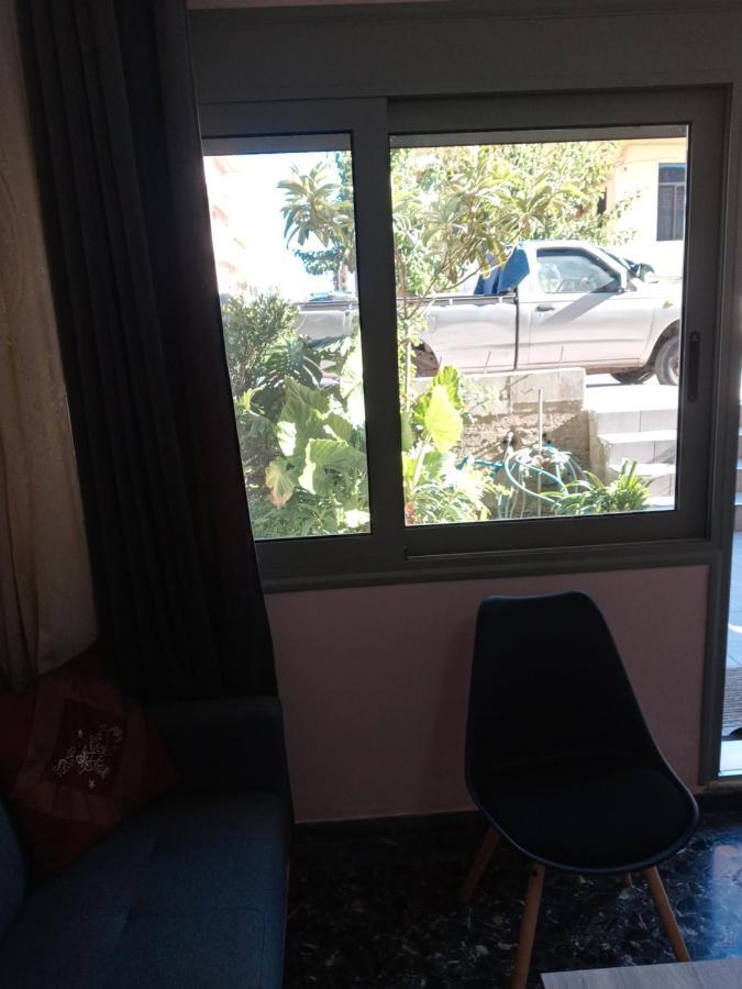 Apartament Hrysanthl *