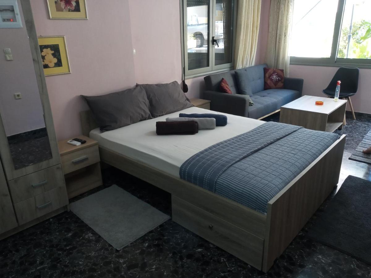 Apartament Hrysanthl *